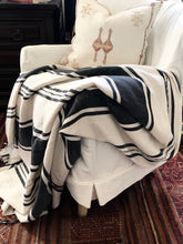 Load image into Gallery viewer, Hampton Large Throw