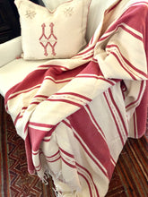 Load image into Gallery viewer, Hampton Large Throw